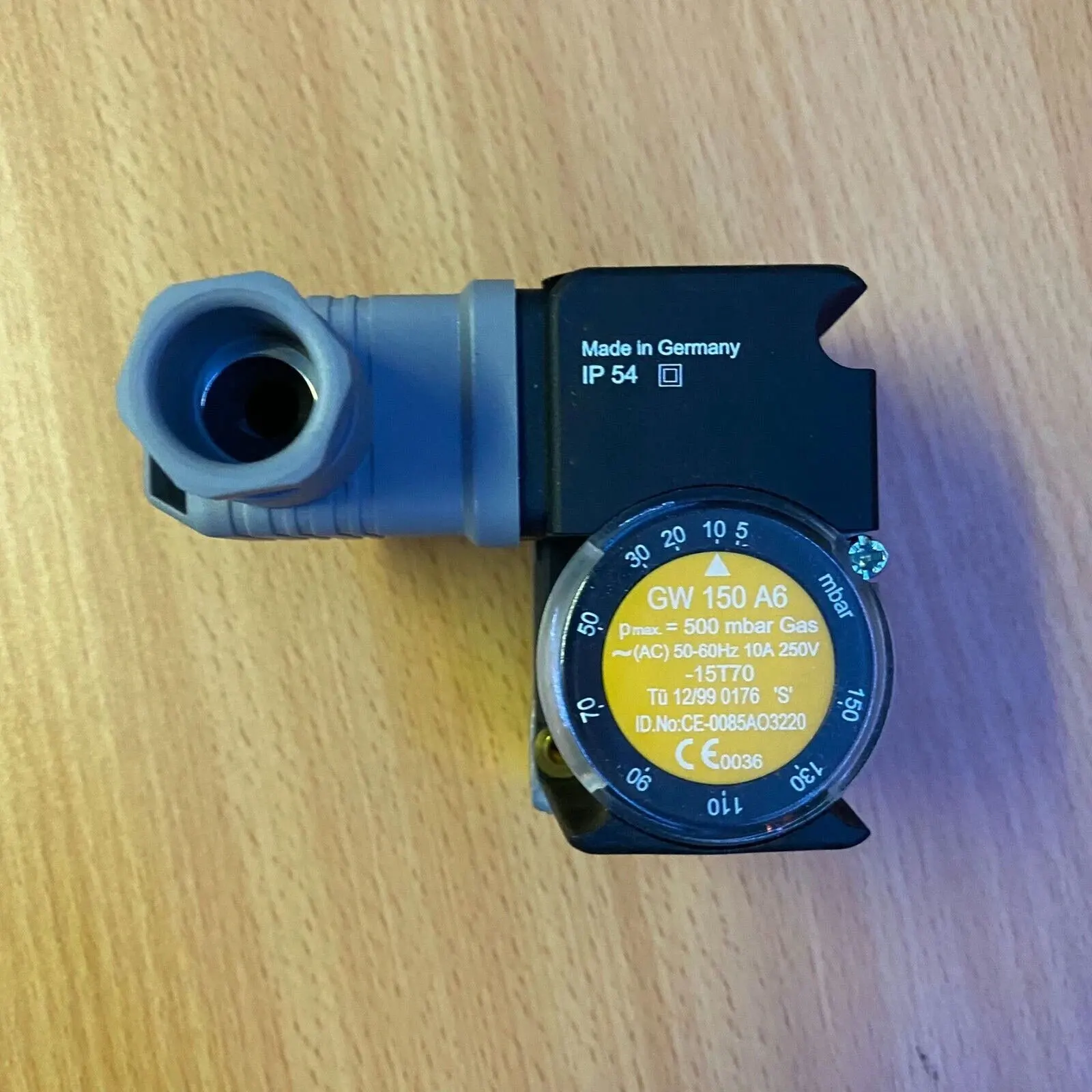 Brand new GW3A6 GW500A6 GW10A6 GW50A6 GW150A6 Pressure Switch One-year warranty
Brand new GW3A6 GW500A6 GW10A6 GW50A6 GW150A6 Pressure Switch One-year warranty