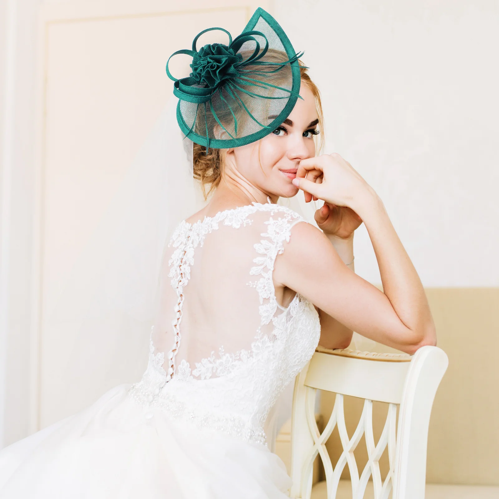 Fashion Retro Women's Fascinator Headband Elegant Bridal Tops Hat for Wedding Party Evening Tea Party Hats for Women
Fashion Retro Women's Fascinator Headband Elegant Bridal Tops Hat for Wedding Party Evening Tea Party Hats for Women