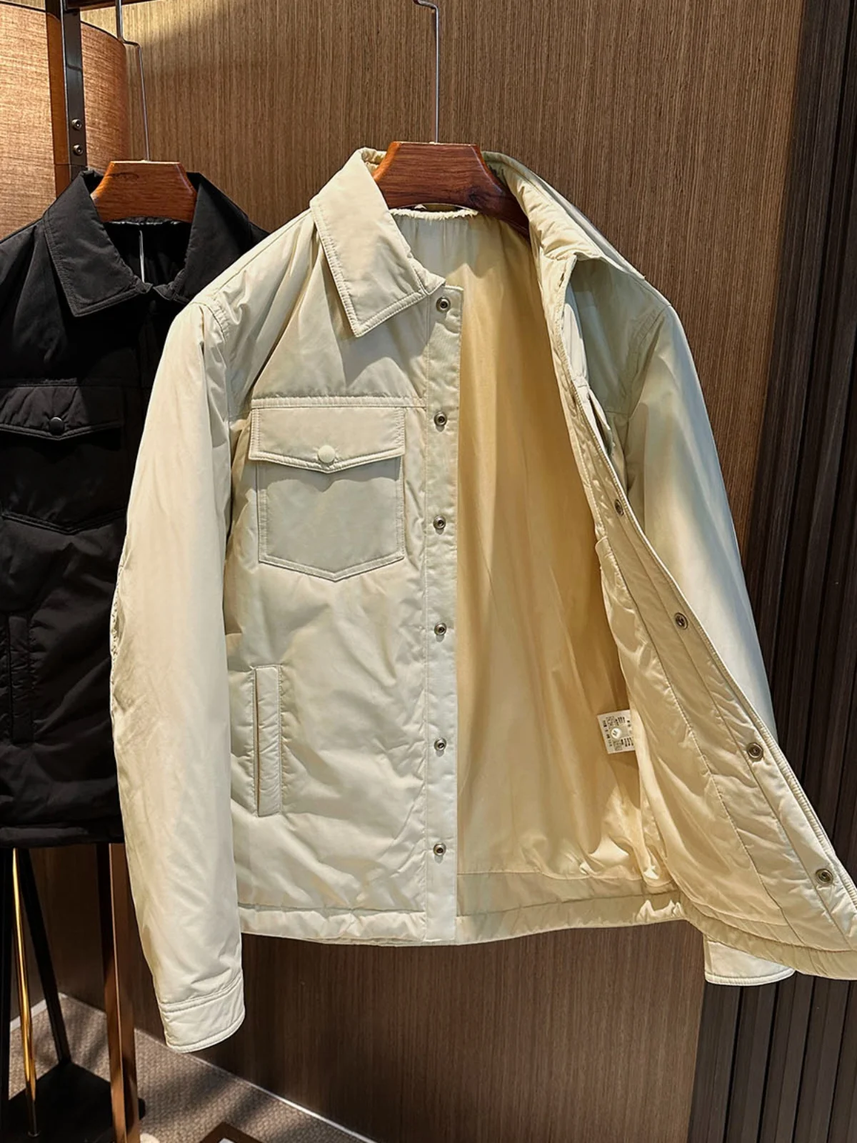 Warmth Faionable Men's down Jaet Quilted ort Sle Collar Design White Du down Polyester Fiber Casual Urban Wear
Warmth Faionable Men's down Jaet Quilted ort Sle Collar Design White Du down Polyester Fiber Casual Urban Wear