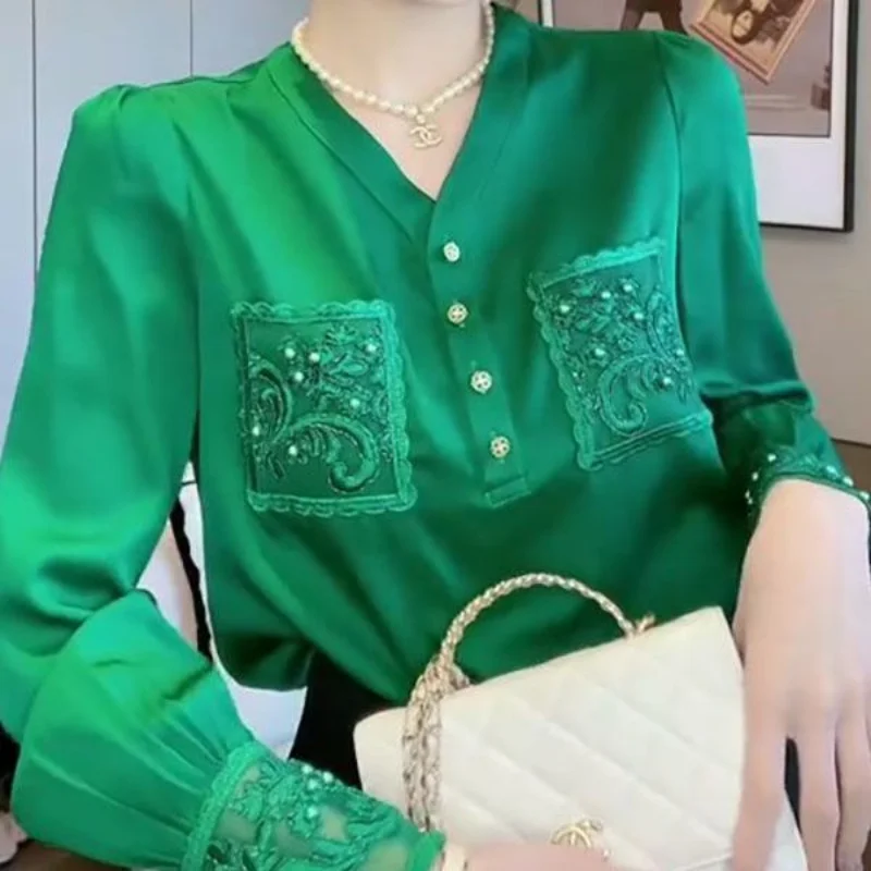 Korean Style Celebrity Sweet V-Neck Shirt Women Spring 2023 New Western Style Age Reducing Luxury Slim Shirt Blouse Female Tops
Korean Style Celebrity Sweet V-Neck Shirt Women Spring 2023 New Western Style Age Reducing Luxury Slim Shirt Blouse Female Tops