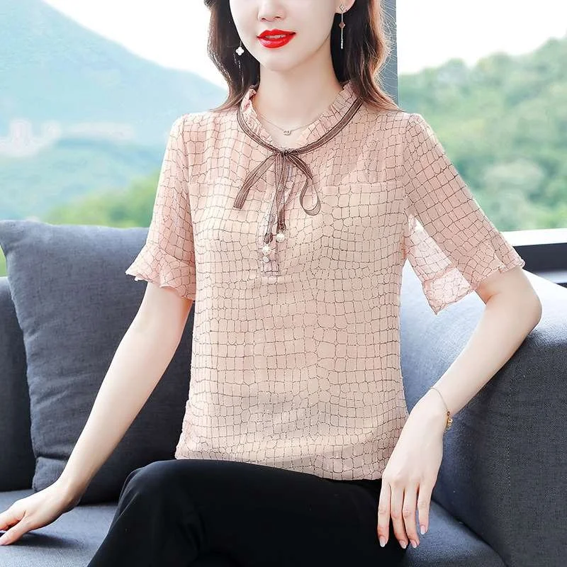 Новая летняя женская блузка из шифона с бронзовым отливом, с цветочным узором, тонкая ткань, легко деформируется.
Новая летняя женская блузка из шифона с бронзовым отливом, с цветочным узором, тонкая ткань, легко деформируется.