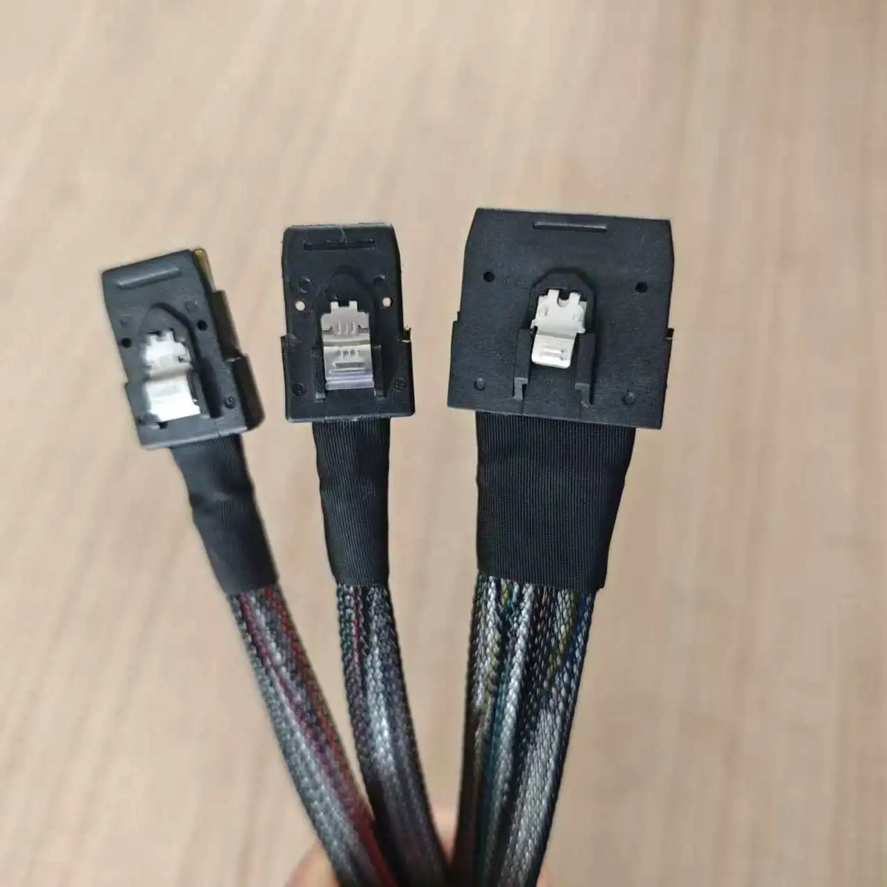For H460 P430 P840 830 Array Card SAS 68P 8087 8X to SFF-8643 Data Cable
For H460 P430 P840 830 Array Card SAS 68P 8087 8X to SFF-8643 Data Cable