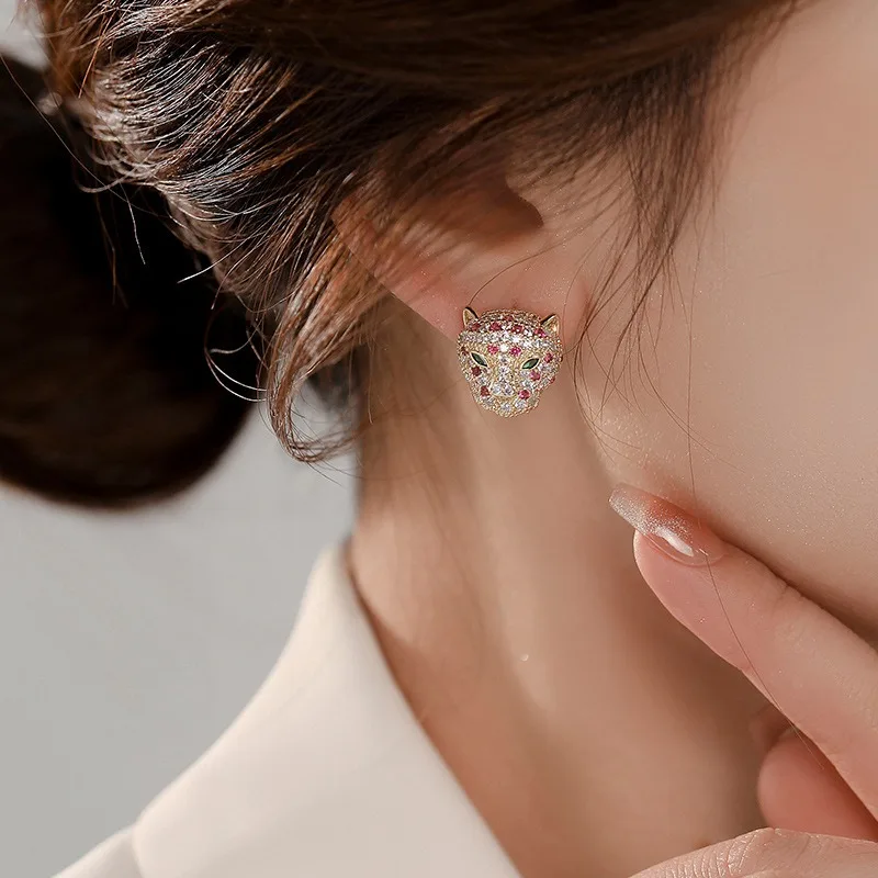 New Product Explosion Fashion Light Luxury Style Stud Earrings Versatile Temperament Leopard Head Tide Niche Personality High-en
New Product Explosion Fashion Light Luxury Style Stud Earrings Versatile Temperament Leopard Head Tide Niche Personality High-en