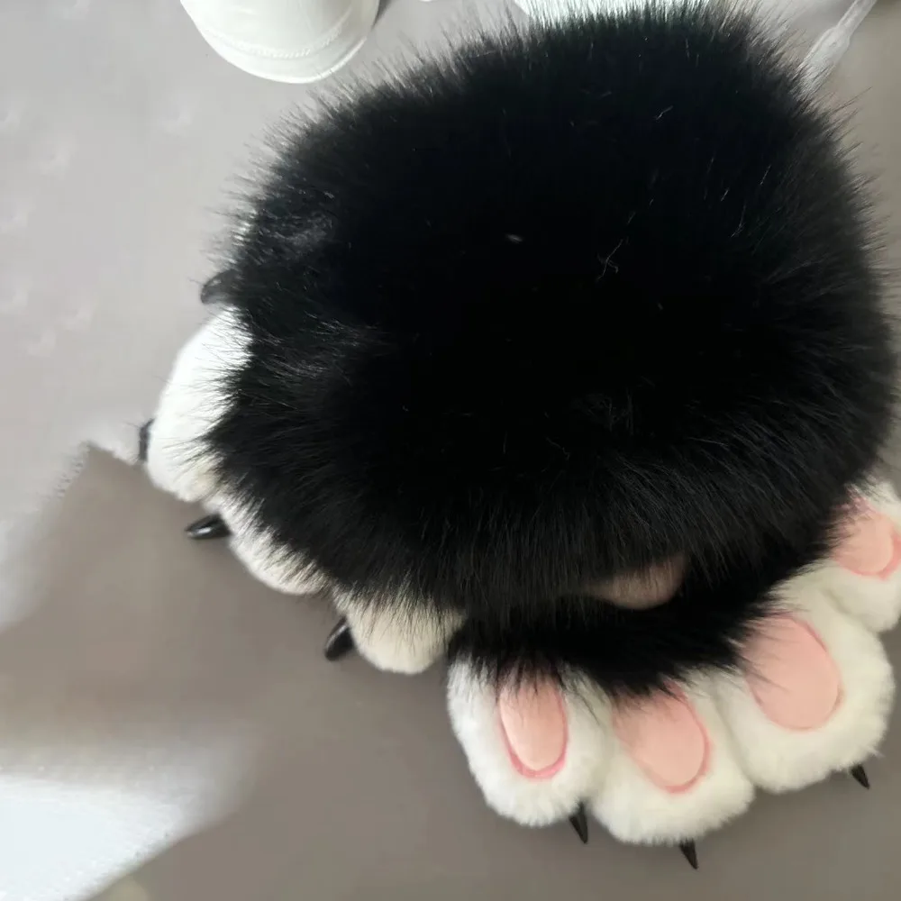 Kawaii Cartoon Cosplay Costume Gloves Squeaky Furry Fursuit Gloves Warm Cosplay Props Gift Giving
Kawaii Cartoon Cosplay Costume Gloves Squeaky Furry Fursuit Gloves Warm Cosplay Props Gift Giving