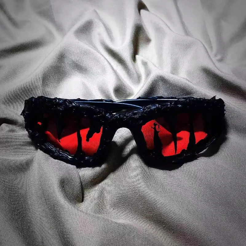 High quality avant-garde and personalized street style handmade drop glue sunglasses
High quality avant-garde and personalized street style handmade drop glue sunglasses