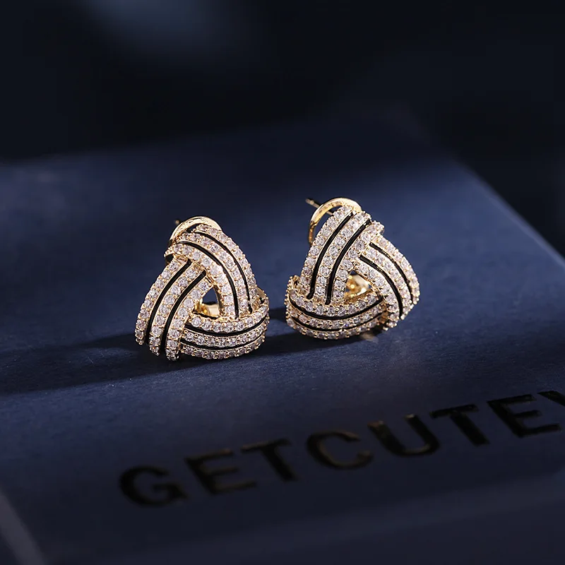 New Fashion Geometric Simple Design Korean Style Zircon S925 Silver Needle Ear Clips Women's Triangle Stud Earrings
New Fashion Geometric Simple Design Korean Style Zircon S925 Silver Needle Ear Clips Women's Triangle Stud Earrings