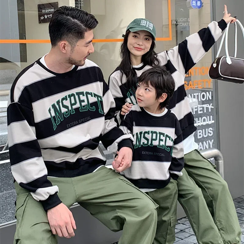 Fashion Outfits Mom Dad and Baby Girl Boy Clothing Korean Kids SetMatching Clothes Family Sweatshirt Cargo Pants Two Piece Suit
Fashion Outfits Mom Dad and Baby Girl Boy Clothing Korean Kids SetMatching Clothes Family Sweatshirt Cargo Pants Two Piece Suit