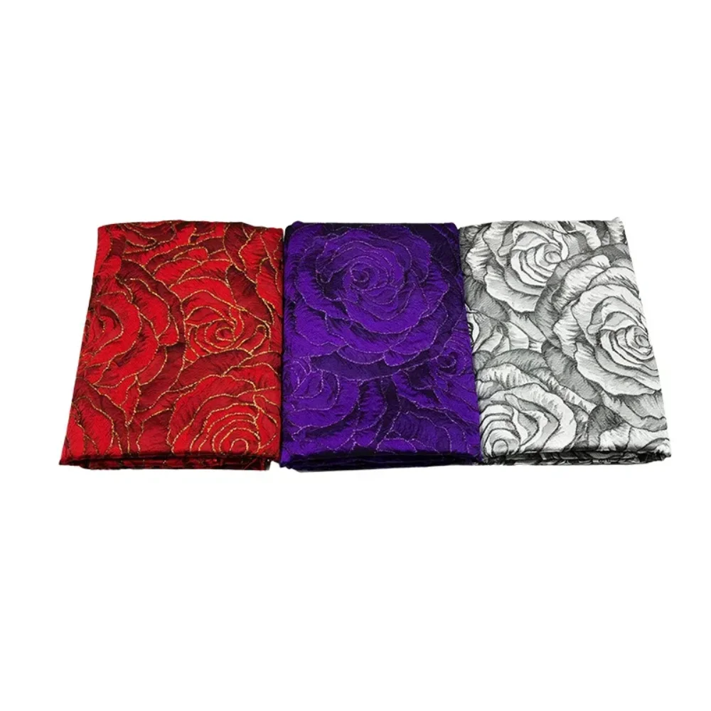 Золотая линия парча жаккардовая ткань весна осень зима розовый костюм платье ветровка пальто одежда дизайн ткань модная оптовая продажа
Золотая линия парча жаккардовая ткань весна осень зима розовый костюм платье ветровка пальто одежда дизайн ткань модная оптовая продажа