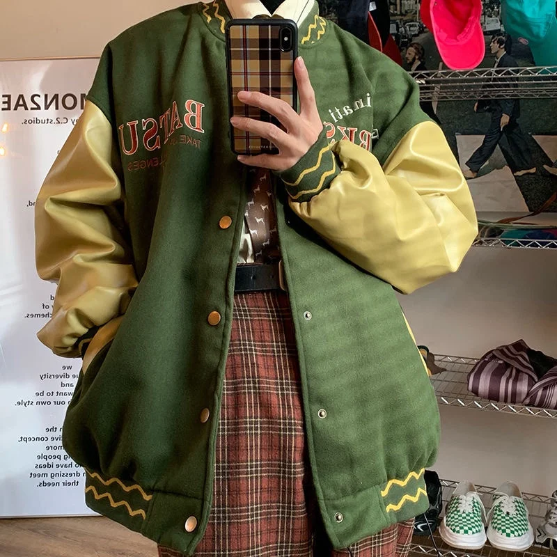 Hiphop Winter Streetwear Vintage Baseball Jacket Men Korean Style Full Embroidery Varsity Jacket woman Couple Bomber Coat new
Hiphop Winter Streetwear Vintage Baseball Jacket Men Korean Style Full Embroidery Varsity Jacket woman Couple Bomber Coat new