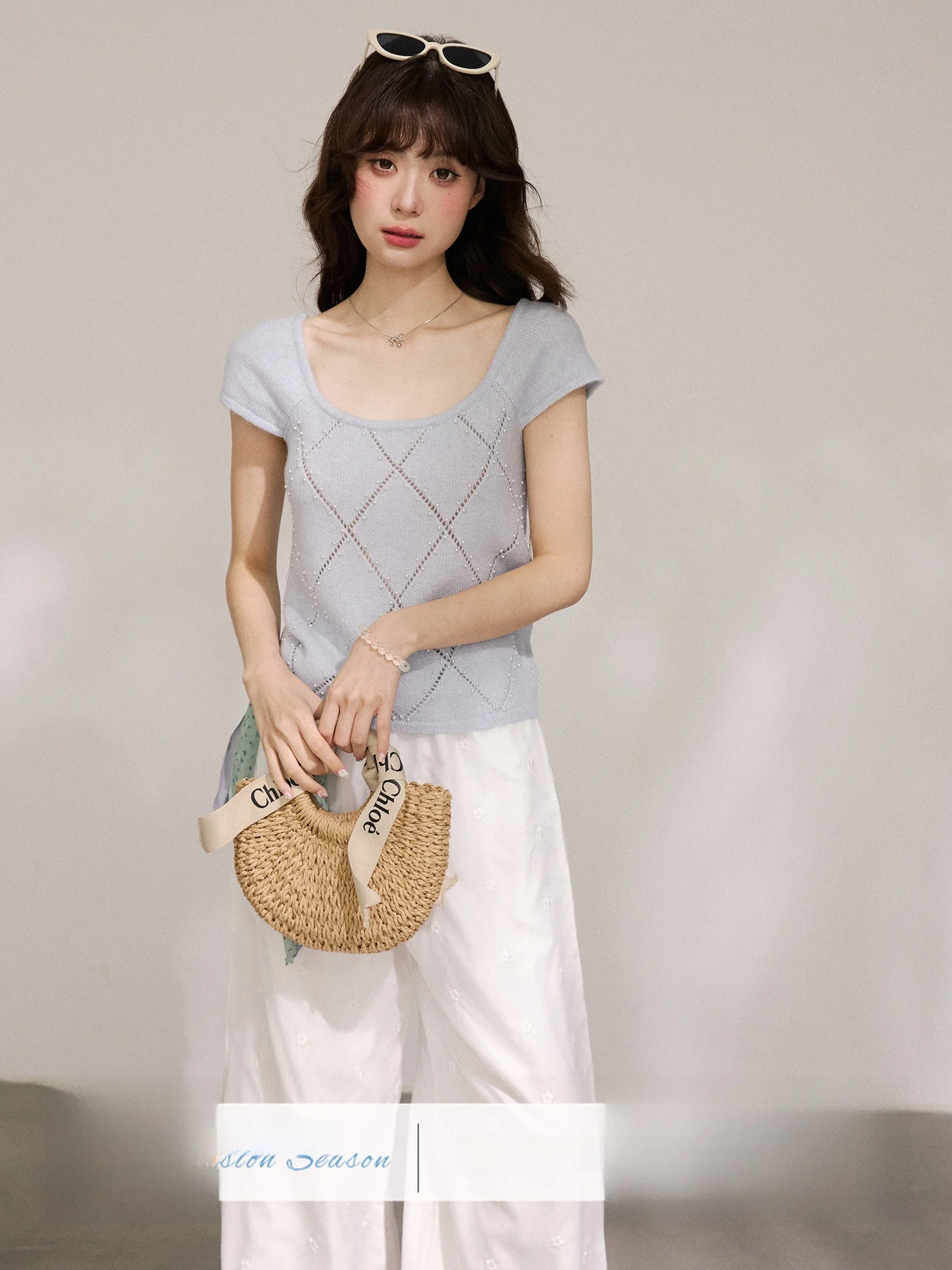 Fashionable Winter Knitted Sweater Short Sleeve Square Collar Rhinestone Diamond Patterned Women's Casual Style Nylong Blend
Fashionable Winter Knitted Sweater Short Sleeve Square Collar Rhinestone Diamond Patterned Women's Casual Style Nylong Blend