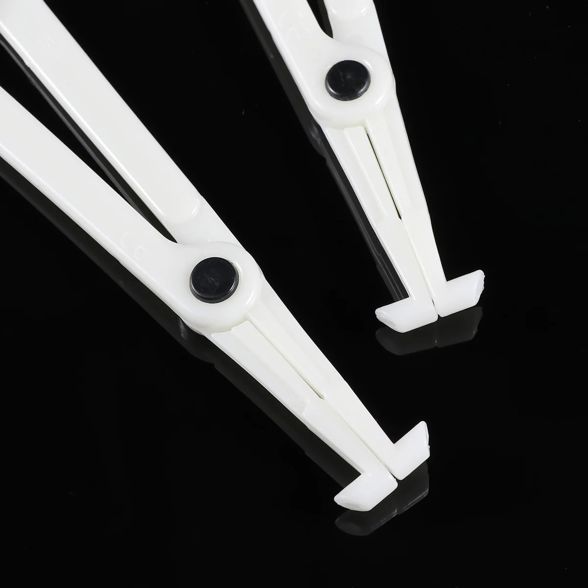 5pcs Round Tube Oblique Pliers Disposable Needle Wrench White Body Piercing Accessories Silicone Plastic Material Independent
5pcs Round Tube Oblique Pliers Disposable Needle Wrench White Body Piercing Accessories Silicone Plastic Material Independent