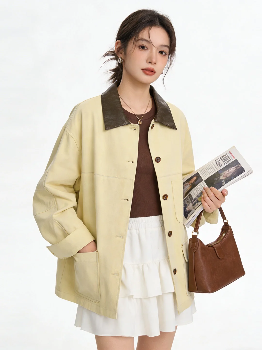 Новая весенняя корейская куртка-жакет с кожаным воротником, свободного кроя, стройнящая, в стиле кэжуал, элегантная, для женщин
Новая весенняя корейская куртка-жакет с кожаным воротником, свободного кроя, стройнящая, в стиле кэжуал, элегантная, для женщин