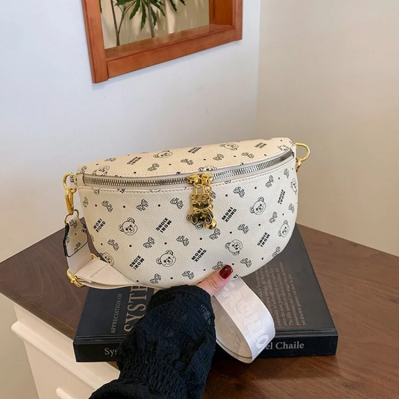 Богемная женская сумка через плечо из бисера с художественными деталями ручной работы на кожаной основе
Богемная женская сумка через плечо из бисера с художественными деталями ручной работы на кожаной основе