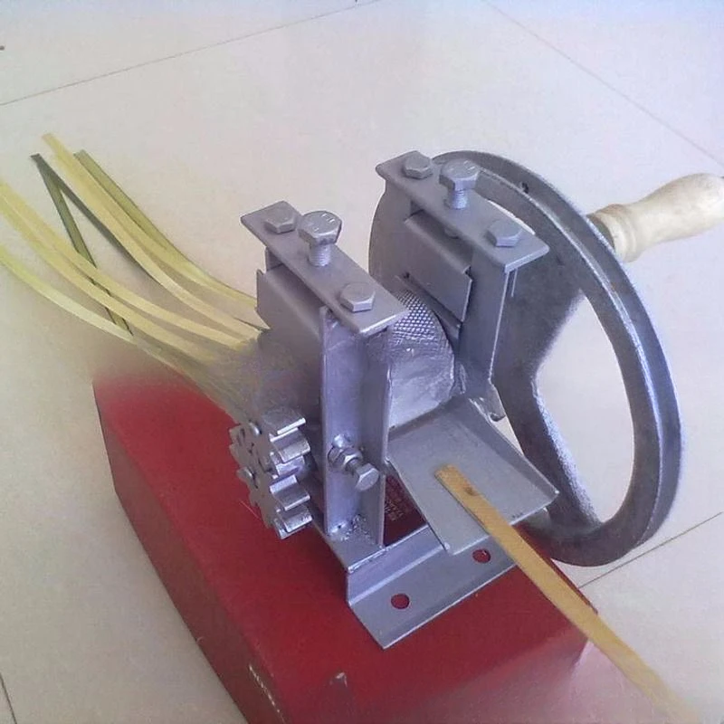 Hand crank breaking machine Bamboo breaking machine Layering Bamboo cutting Bamboo slicing machine
Hand crank breaking machine Bamboo breaking machine Layering Bamboo cutting Bamboo slicing machine