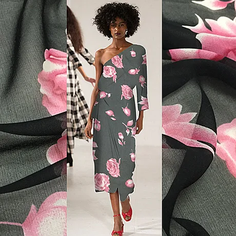 Ronaldinho, black bottom warm flower, silk georgette fabric, mulberry silk texture, fabric clothing silk scarf production
Ronaldinho, black bottom warm flower, silk georgette fabric, mulberry silk texture, fabric clothing silk scarf production