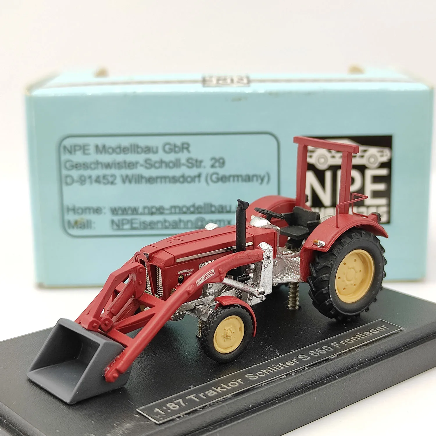 NPE 1:87 Scale Tractor Schroter S 650 Front Loader Resin Simulation Model Collectible Toy Gift Souvenir Display Ornament
NPE 1:87 Scale Tractor Schroter S 650 Front Loader Resin Simulation Model Collectible Toy Gift Souvenir Display Ornament