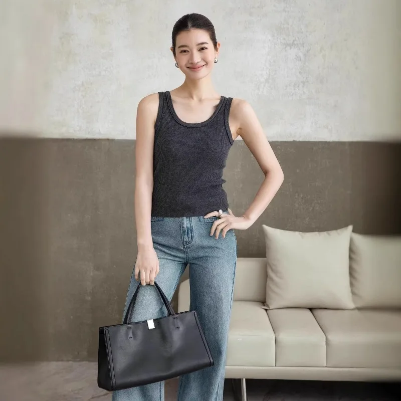 Basic Slim Fit U Neck Tank Top Spring New Knitted Layering Tee
Basic Slim Fit U Neck Tank Top Spring New Knitted Layering Tee