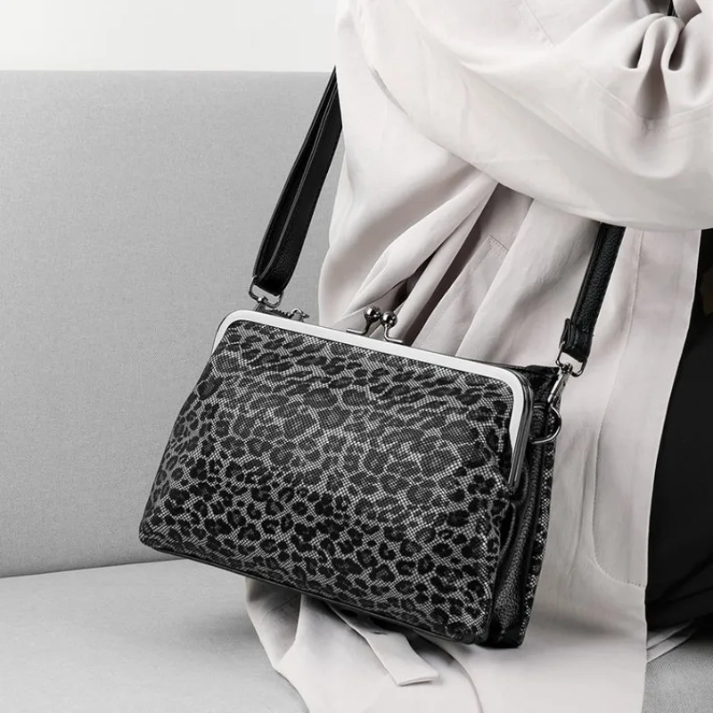 Designer Textured Leather Shoulder Bag Women Handbag Luxury Tote Crossbody Purse Vintage Diaper Bag
Designer Textured Leather Shoulder Bag Women Handbag Luxury Tote Crossbody Purse Vintage Diaper Bag