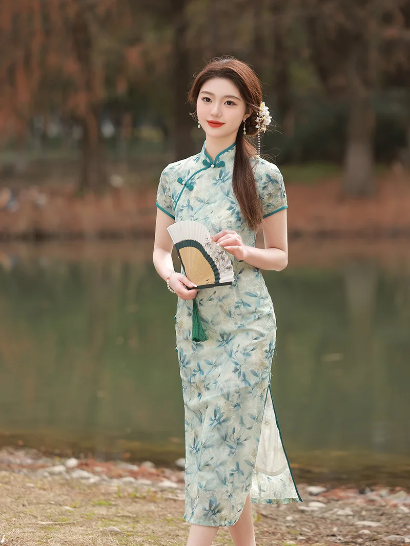 Summer Women's Embroidery Jacquard Chiffon Short Sleeve Qipao Retro Mandarin Collar Cheongsam Chinese Evening Dress
Summer Women's Embroidery Jacquard Chiffon Short Sleeve Qipao Retro Mandarin Collar Cheongsam Chinese Evening Dress