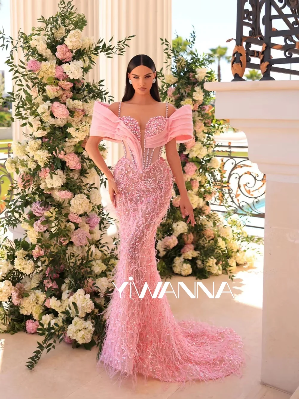 Captivating Pink Beaded Feathers Evening Dress Thin Straps Elegant Mermaid Wedding Party Gown Customized Stylish Prom Dresses
Captivating Pink Beaded Feathers Evening Dress Thin Straps Elegant Mermaid Wedding Party Gown Customized Stylish Prom Dresses