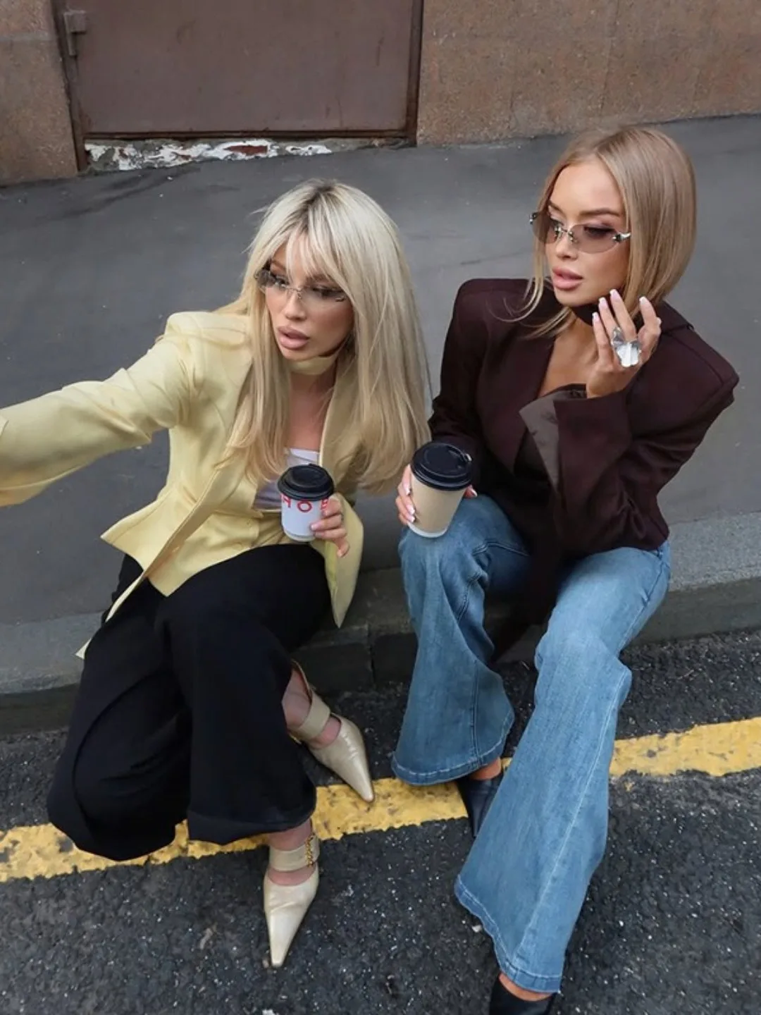 FDYOUI Woman Clothing Long Sleeve Single Breasted Solid Suit Female 2025 Autumn V-neck Single Breasted Slim Blazer Outerwear Top
FDYOUI Woman Clothing Long Sleeve Single Breasted Solid Suit Female 2025 Autumn V-neck Single Breasted Slim Blazer Outerwear Top