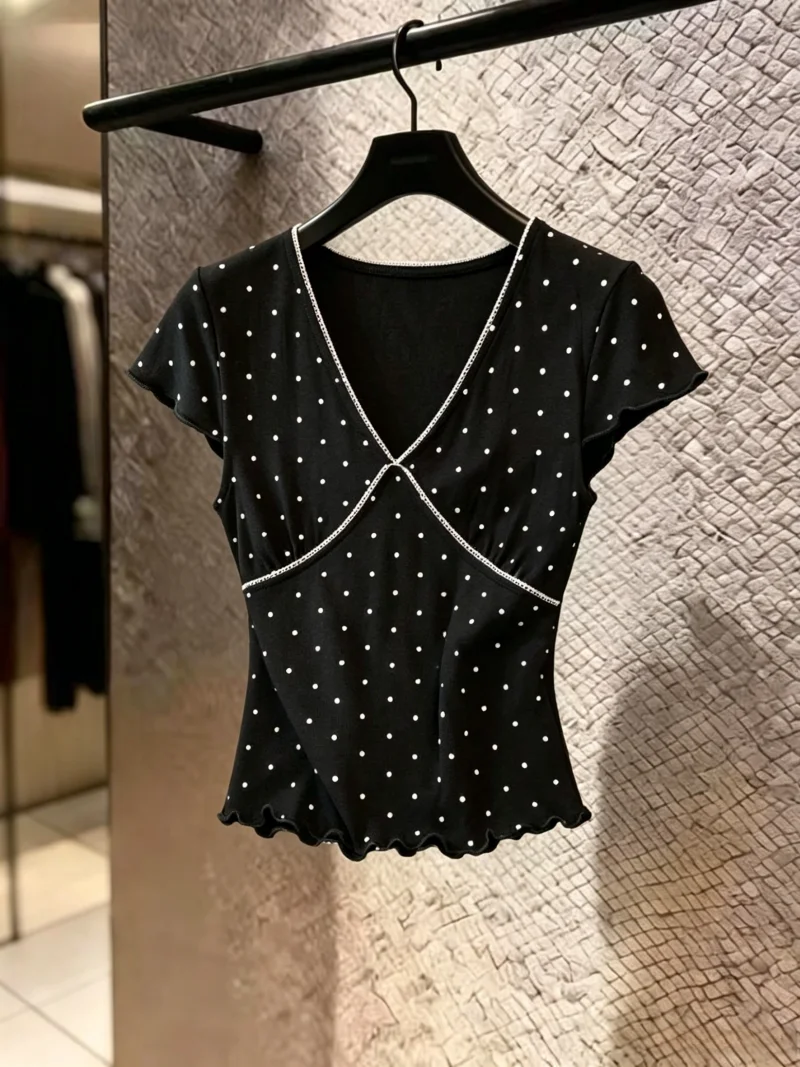 Pure Desire Style Polka Dot V-neck T-shirt Women's Summer New Soft Age Reduction Slimming Top Ear Look Korean Version Silk Ma...
Pure Desire Style Polka Dot V-neck T-shirt Women's Summer New Soft Age Reduction Slimming Top Ear Look Korean Version Silk Ma...