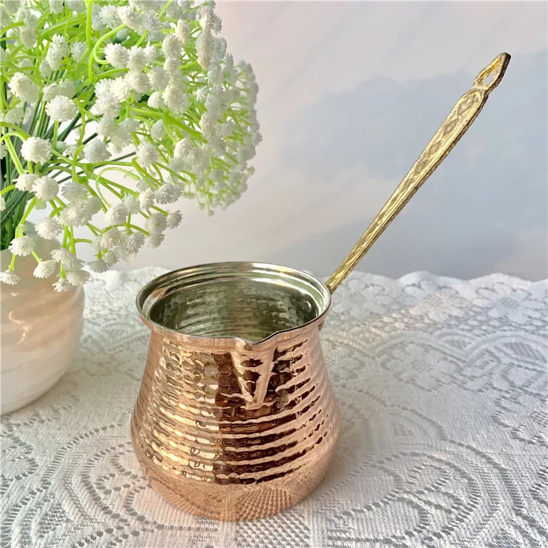 Утолщенный медный кофейник/чайник ручной работы объемом 750 мл, традиционная турецкая посуда для кофе, европейский стиль
Утолщенный медный кофейник/чайник ручной работы объемом 750 мл, традиционная турецкая посуда для кофе, европейский стиль