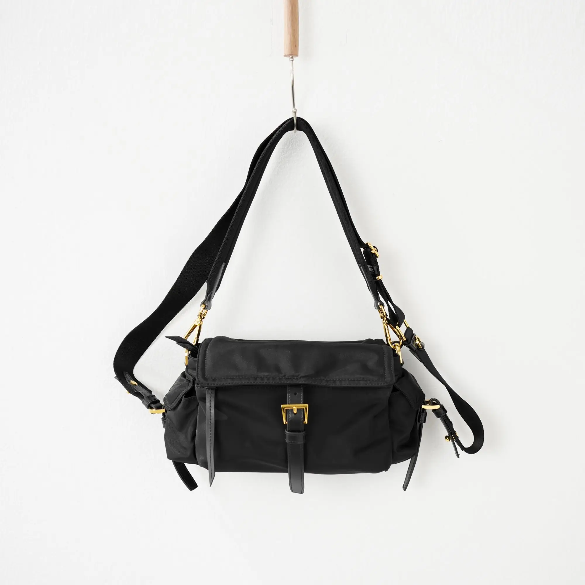 Большая емкость, нейлоновая ткань, откидная крышка, водонепроницаемая сумка-мессенджер, ручная сумка на одно плечо, функциональный эстетичный дизайн
Большая емкость, нейлоновая ткань, откидная крышка, водонепроницаемая сумка-мессенджер, ручная сумка на одно плечо, функциональный эстетичный дизайн