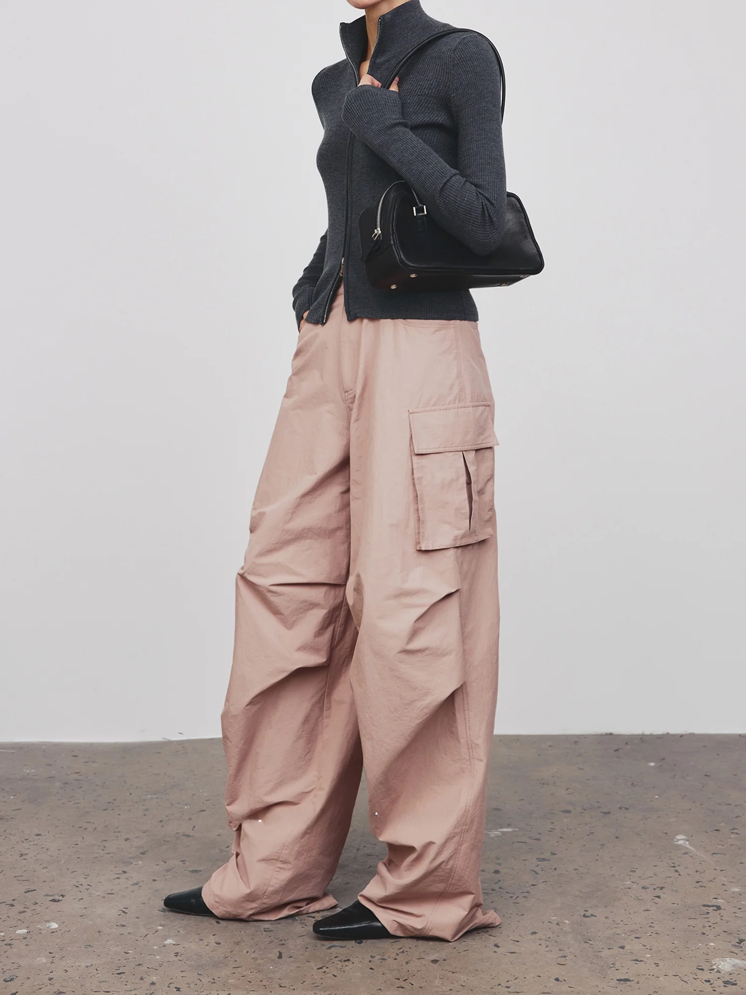 Natural Series Women's Cargo Pants Pleated Outdoor 3D Workwear Style Wide Leg Cotton Trousers for Ladies Commute Fashion
Natural Series Women's Cargo Pants Pleated Outdoor 3D Workwear Style Wide Leg Cotton Trousers for Ladies Commute Fashion