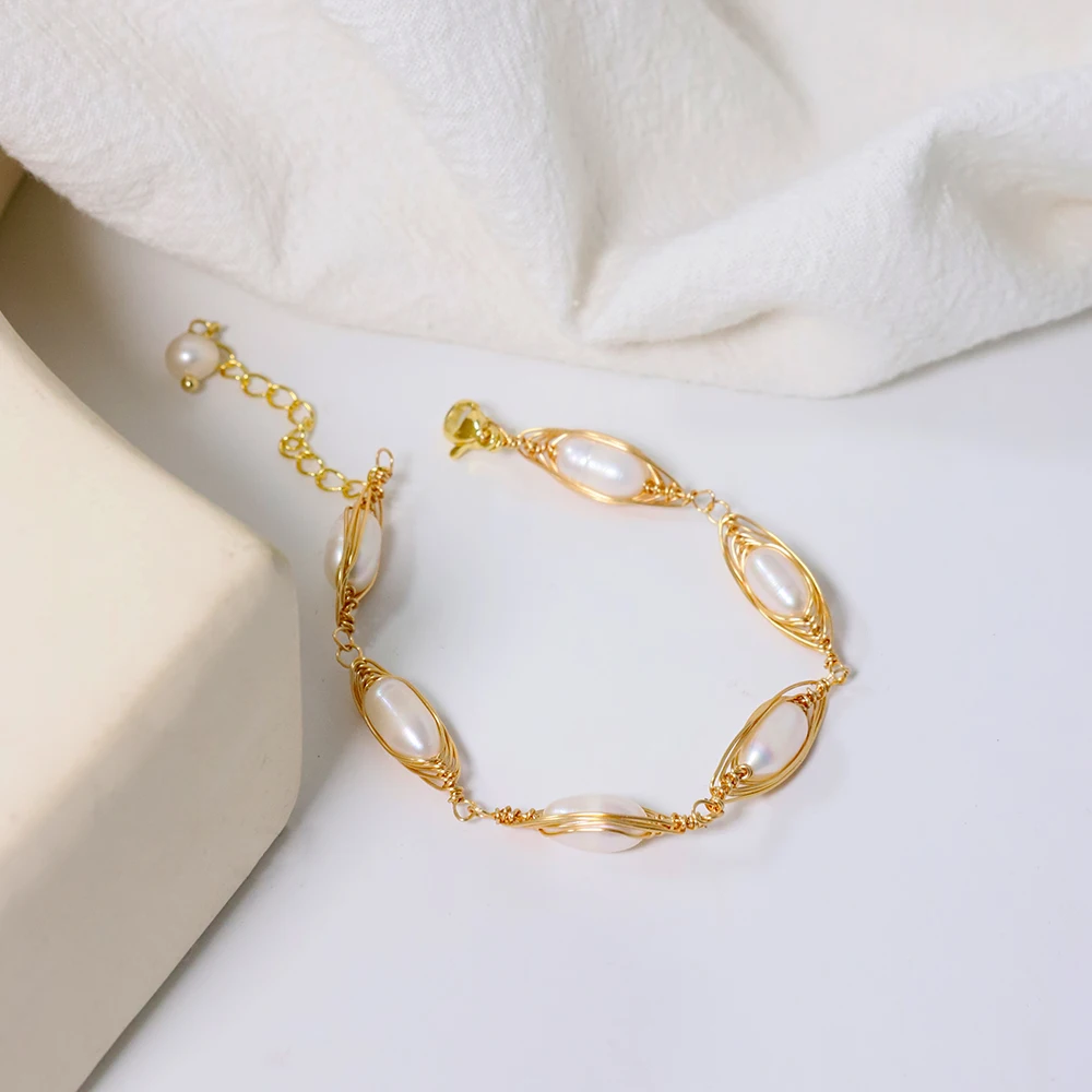 Natural Pearls Wrapped in Gold Thread Bracelet Retro Palace Style Fashion Jewelry Bracelet Gifts for Mom Wife Girlfriend GB1114
Natural Pearls Wrapped in Gold Thread Bracelet Retro Palace Style Fashion Jewelry Bracelet Gifts for Mom Wife Girlfriend GB1114