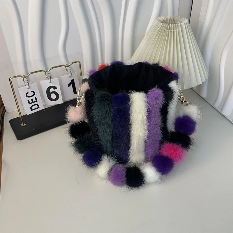 Winter New Women's Fashion Handbag Large Capacity Natural Mink Fur Round Bucket Bag Daily Commuting Wrist Bag
Winter New Women's Fashion Handbag Large Capacity Natural Mink Fur Round Bucket Bag Daily Commuting Wrist Bag