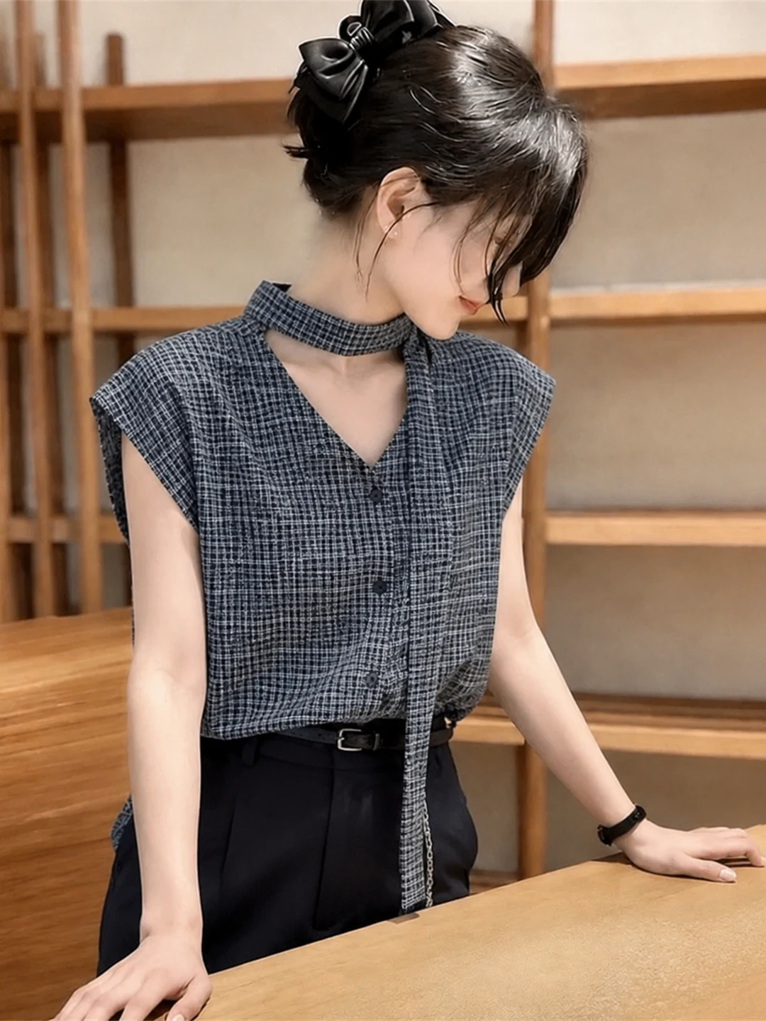 Korean Style Fashionable Plaid Color Block Summer Trendy Women's Top Straight Cut Short Sleeve V-Neck Silk Blend Business Cas...
Korean Style Fashionable Plaid Color Block Summer Trendy Women's Top Straight Cut Short Sleeve V-Neck Silk Blend Business Cas...
