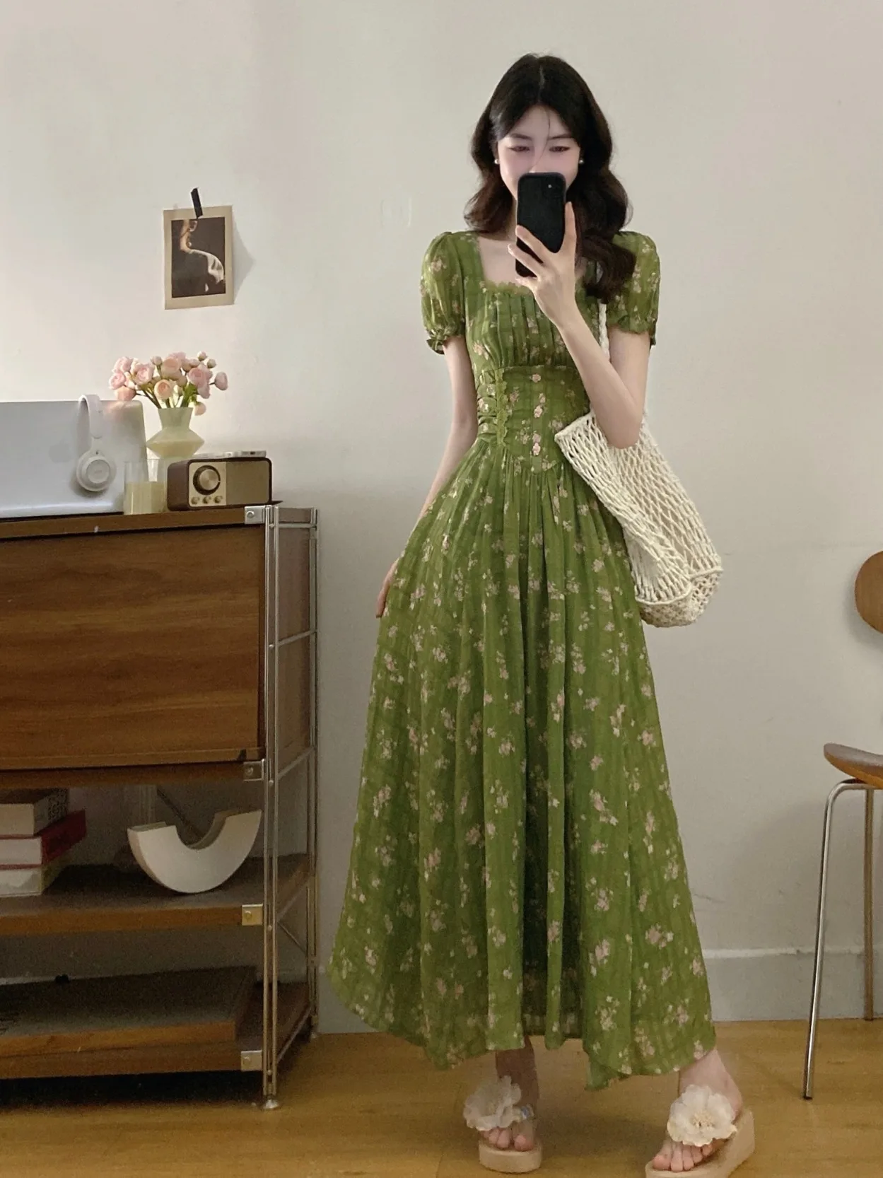 plus Size Floral Print Short Sleeve Dress Korean Style Square Collar Slimming Waist Design Summer New Arrival Long Dress
plus Size Floral Print Short Sleeve Dress Korean Style Square Collar Slimming Waist Design Summer New Arrival Long Dress