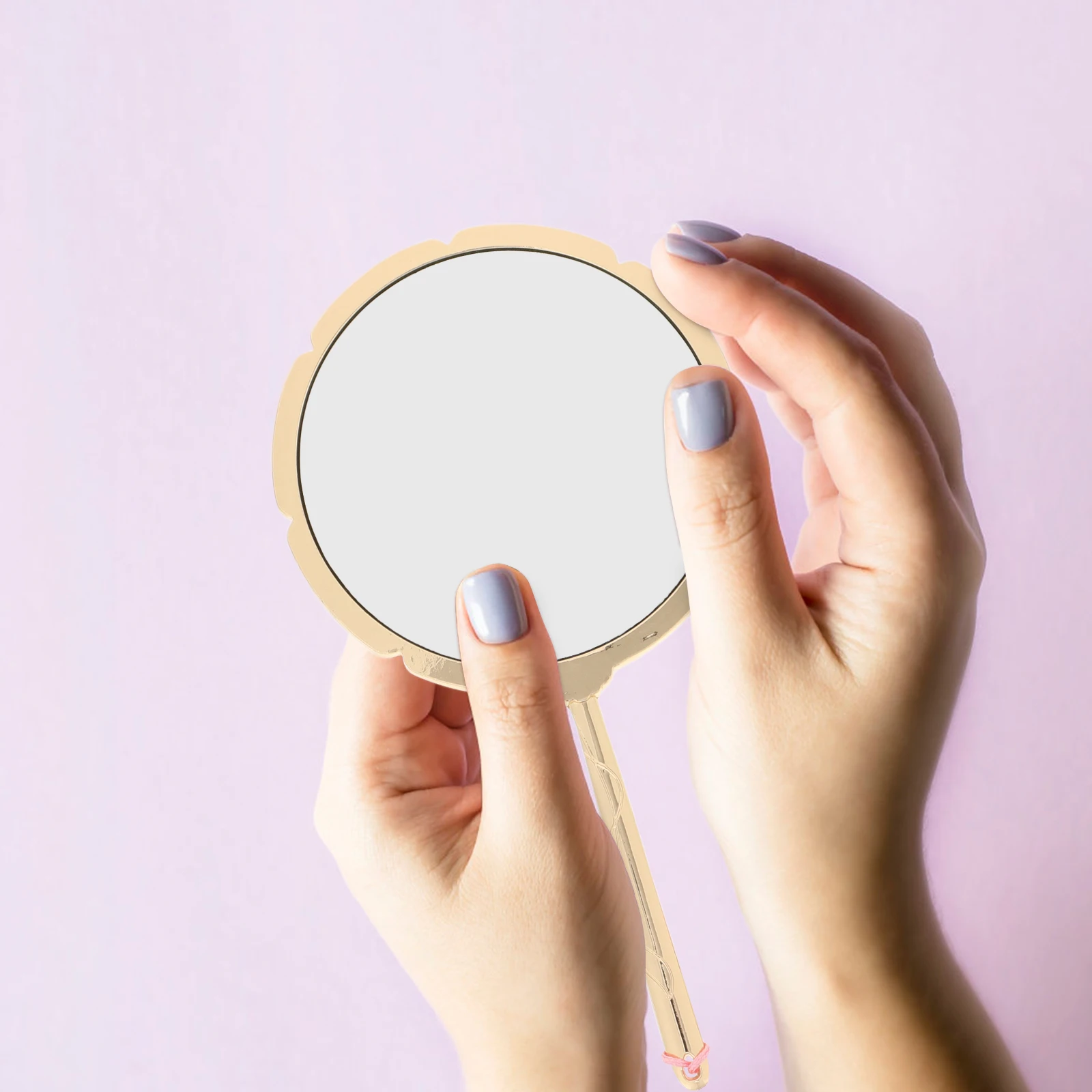 Vintage Handheld Mirror Small Gold Embossed Tassel Design Portable Travel Mirror Elegant Chinese Style
Vintage Handheld Mirror Small Gold Embossed Tassel Design Portable Travel Mirror Elegant Chinese Style