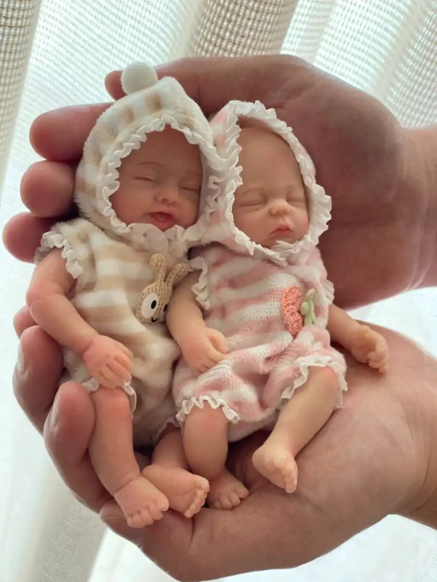 1 PC 6 Inch Cute Silicone Baby Reborn Girl Handmade Sleeping Newborn Baby Doll For Birthday Gifts
1 PC 6 Inch Cute Silicone Baby Reborn Girl Handmade Sleeping Newborn Baby Doll For Birthday Gifts