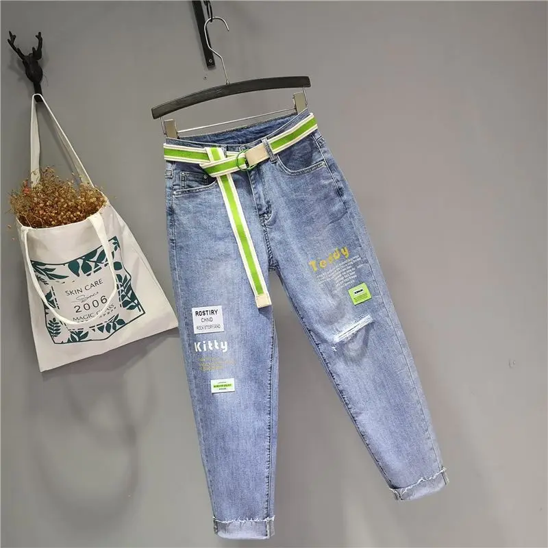 Harajuku, модная джинсовая уличная одежда, корейские потертые брюки Харлан с вышивкой букв, женские осенние 2021, свободные прямые джинсовые джинсы 
Harajuku, модная джинсовая уличная одежда, корейские потертые брюки Харлан с вышивкой букв, женские осенние 2021, свободные прямые джинсовые джинсы