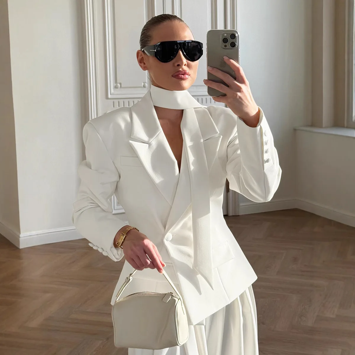 2025 Autumn Winter New Women's Ribbon Waist Suit Jacket Elegant office Short Blazer
2025 Autumn Winter New Women's Ribbon Waist Suit Jacket Elegant office Short Blazer