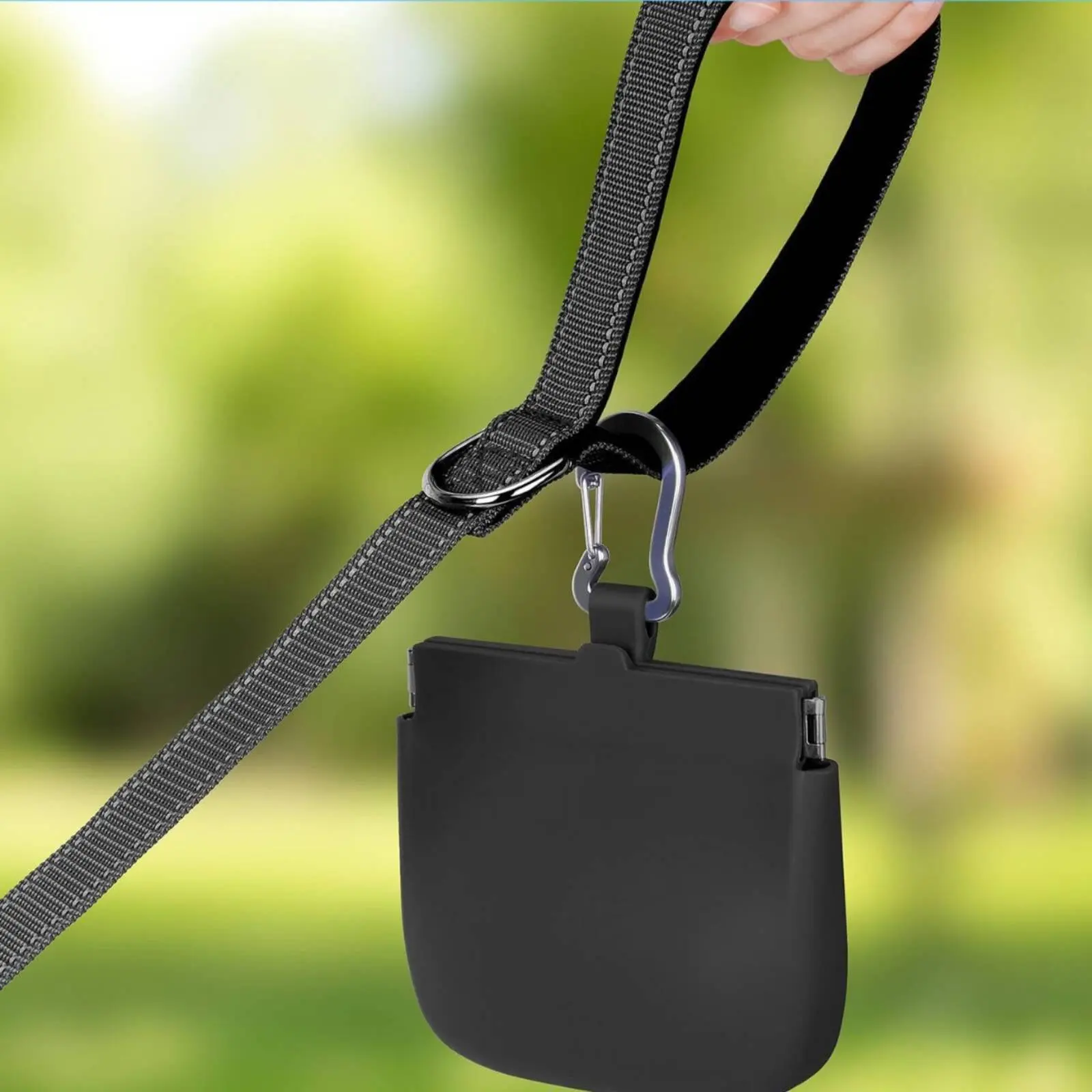 Pet Training Pouch Portable Dog Treat Bag Attachable Reward Pouch Long-Lasting Waterproof for Walking
Pet Training Pouch Portable Dog Treat Bag Attachable Reward Pouch Long-Lasting Waterproof for Walking
