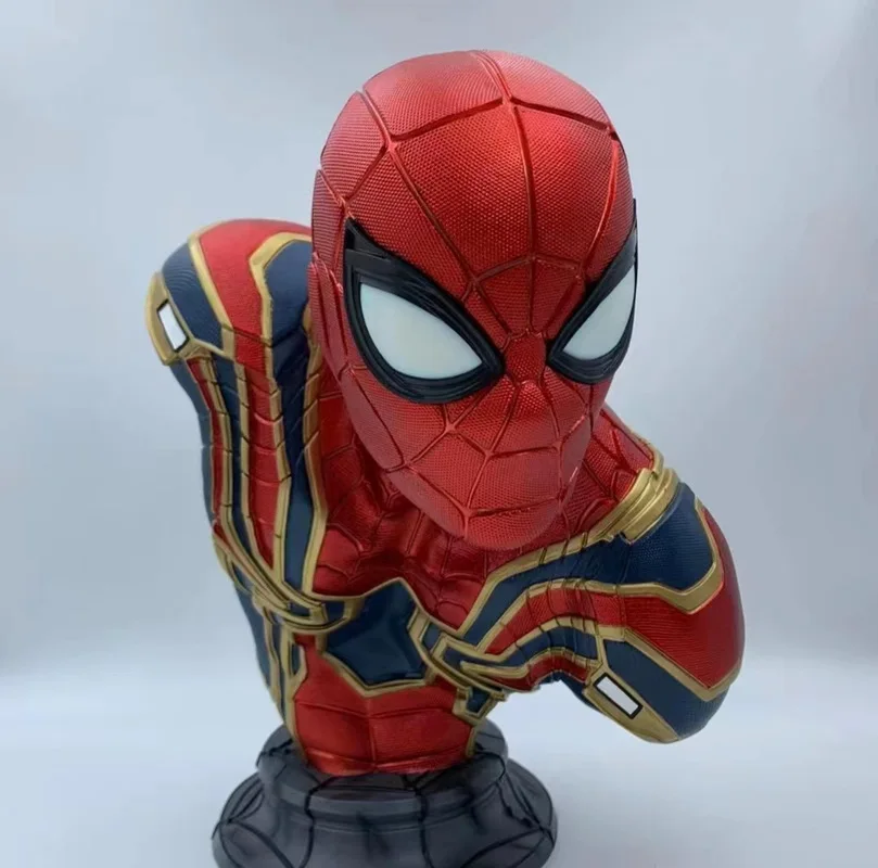 Original Marvel Cinematic Universe Spider Man Handheld Light Edition Avengers Chest Resin Statue Ornament
Original Marvel Cinematic Universe Spider Man Handheld Light Edition Avengers Chest Resin Statue Ornament