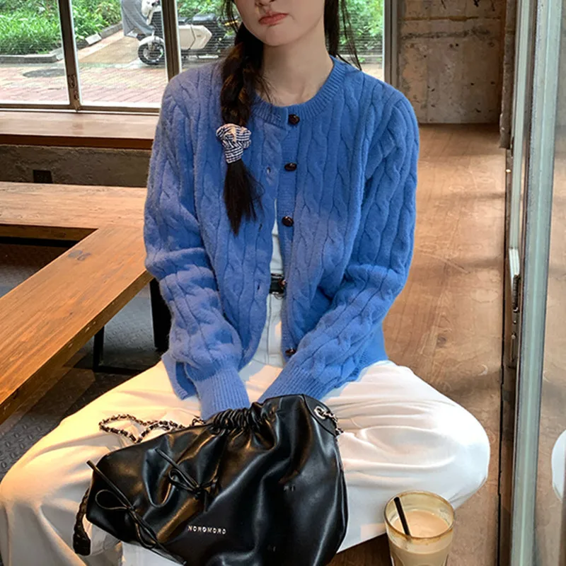Женский свитер, осенний новый свитер на пуговицах, свободное пальто с длинными рукавами, корейская версия, вязаный кардиган с жареным тестом, женский
Женский свитер, осенний новый свитер на пуговицах, свободное пальто с длинными рукавами, корейская версия, вязаный кардиган с жареным тестом, женский