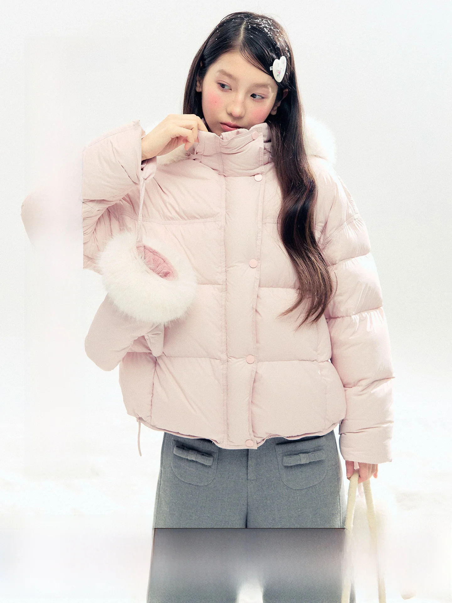 Holid Map "Snow Country " Women's down Jacket with Hood 90% White Duck down Stand Collar Gloves Fur Collar Retro Style
Holid Map "Snow Country " Women's down Jacket with Hood 90% White Duck down Stand Collar Gloves Fur Collar Retro Style