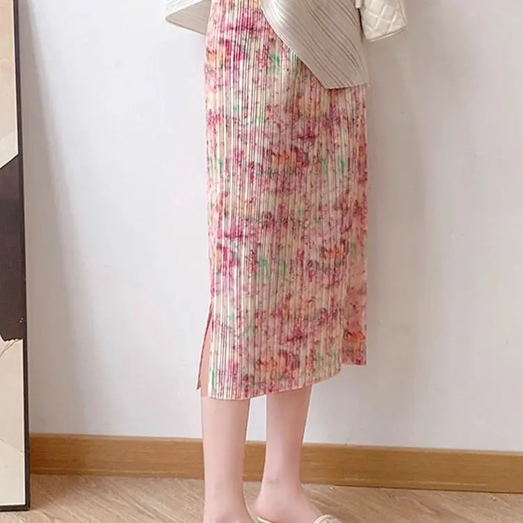 Summer high waisted slimming A-line skirt with a mid length printed pleated skirt design korean fashion clothing
Summer high waisted slimming A-line skirt with a mid length printed pleated skirt design korean fashion clothing