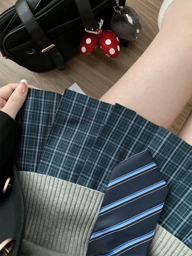 Юбка в клетку Forest Fog Original JK Uniform в японском стиле, для создания школьной атмосферы, в клетку «гингем», милый стиль, стандартный крой, А-силуэт
Юбка в клетку Forest Fog Original JK Uniform в японском стиле, для создания школьной атмосферы, в клетку «гингем», милый стиль, стандартный крой, А-силуэт