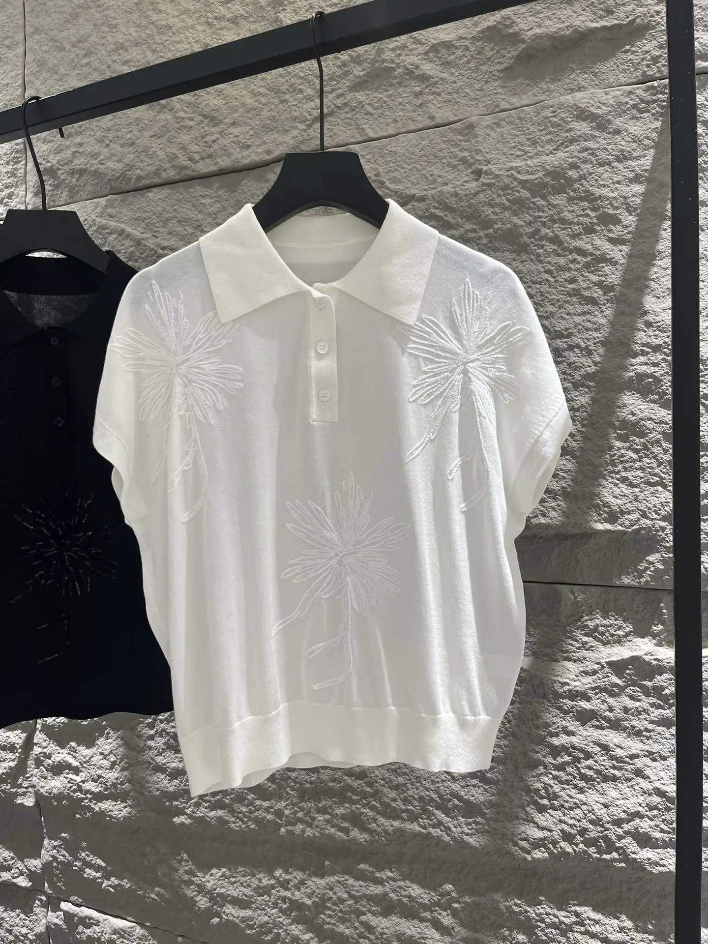 Women's Clothing New silk➕cotton needle T-shirt for early spring, fashionable, simple and versatile
Women's Clothing New silk➕cotton needle T-shirt for early spring, fashionable, simple and versatile