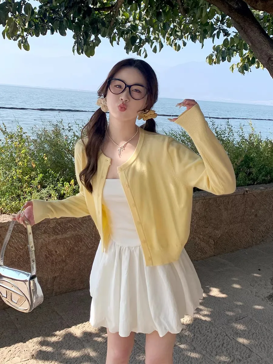 Women's Knitted Open Cardigan Soft Korean Sle Spring Autumn Yellow Sun Protection Outerwear Long Sve round Ne ort Coat
Women's Knitted Open Cardigan Soft Korean Sle Spring Autumn Yellow Sun Protection Outerwear Long Sve round Ne ort Coat