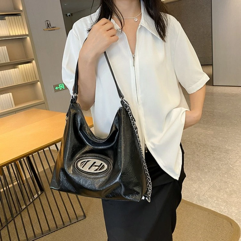 New Style Versatile Crossbody - French Niche Trendy High-End Exquisite European American Sweet Retro Bag
New Style Versatile Crossbody - French Niche Trendy High-End Exquisite European American Sweet Retro Bag