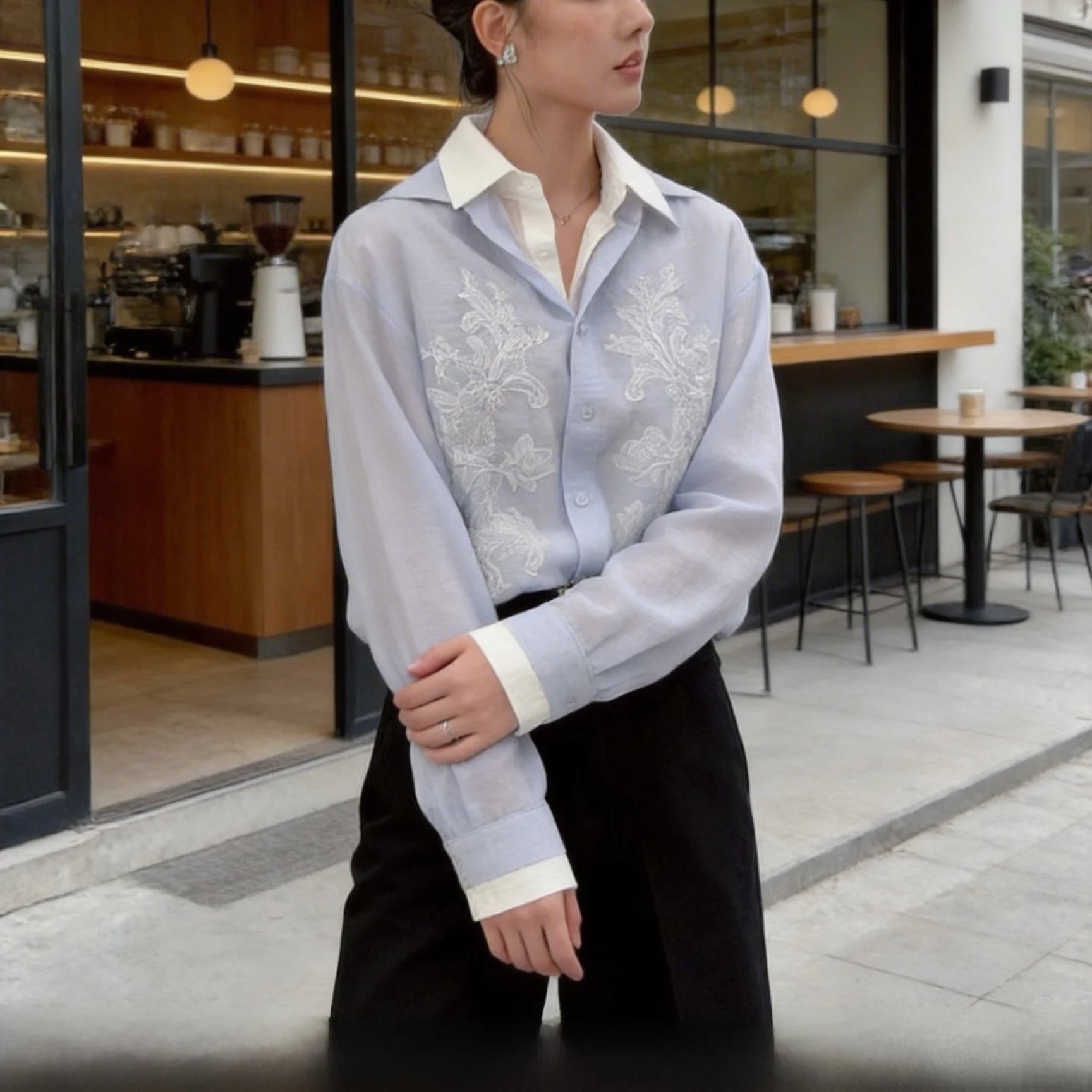 Blue Handmade Embroidery Loose Women's Shirt Unique Commute Style Fake Two-Piece Design Breathable Long Sleeve Floral Print
Blue Handmade Embroidery Loose Women's Shirt Unique Commute Style Fake Two-Piece Design Breathable Long Sleeve Floral Print