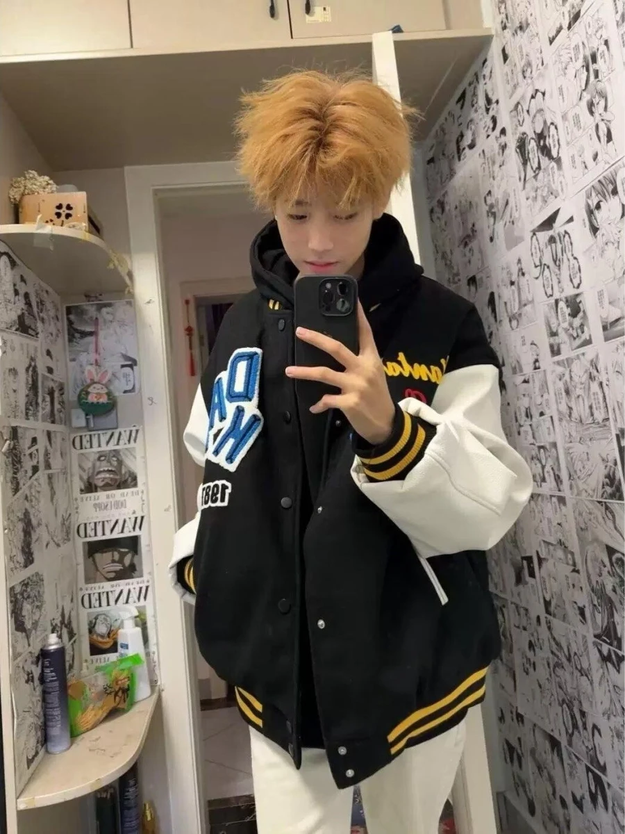 Мужская бейсбольная куртка в американском ретро-стиле с вышивкой букв, новая модная повседневная верхняя одежда для весны и осени
Мужская бейсбольная куртка в американском ретро-стиле с вышивкой букв, новая модная повседневная верхняя одежда для весны и осени