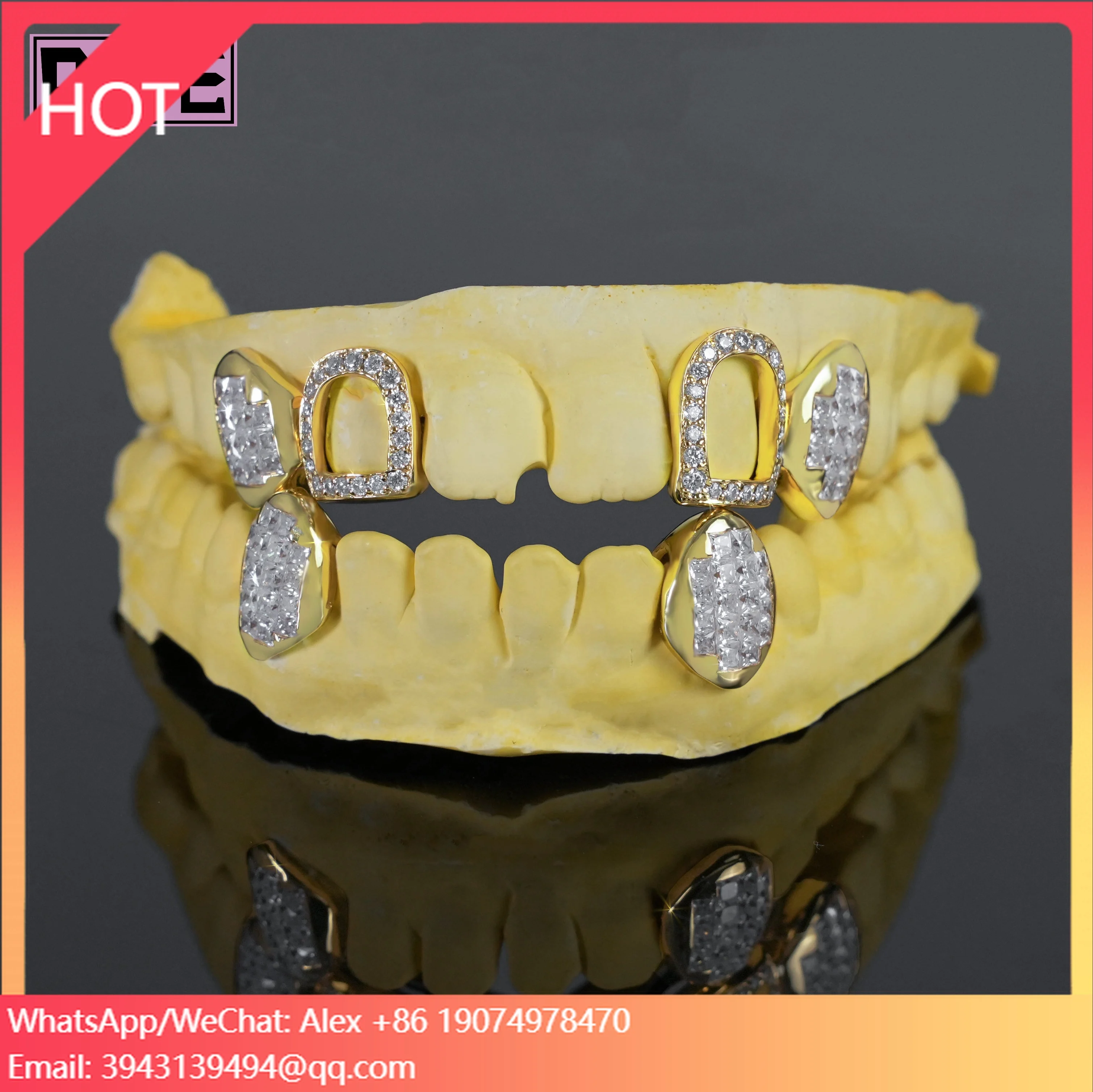 Индивидуальные золотые грилзы для зубов с моассанитом D VVS, невидимые, в стиле принцессы
Индивидуальные золотые грилзы для зубов с моассанитом D VVS, невидимые, в стиле принцессы