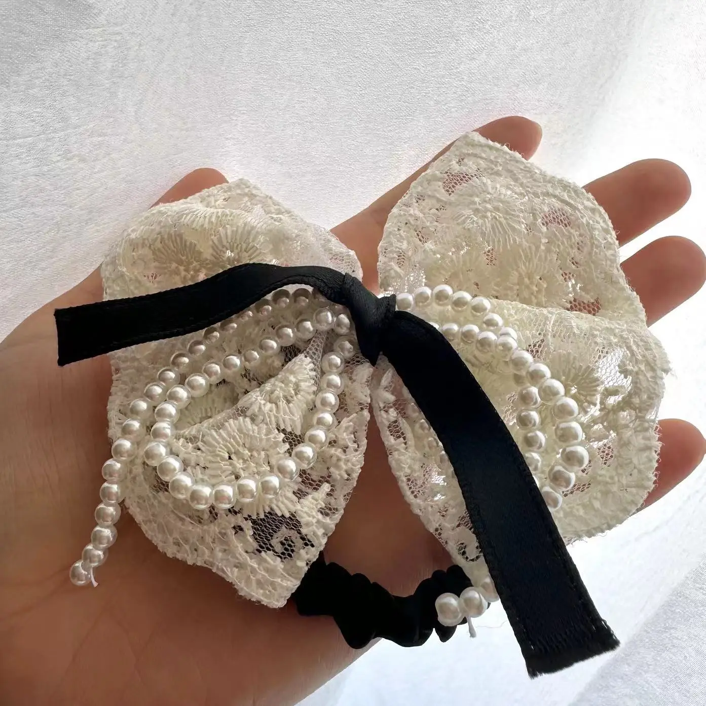 Lace Bowknot Hairties for Girls and Women Cute Bow Elegant Elastic Hair Bands With Artificial Pearls Hair Accessories
Lace Bowknot Hairties for Girls and Women Cute Bow Elegant Elastic Hair Bands With Artificial Pearls Hair Accessories